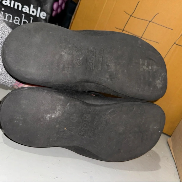 Men’s Crocs Brand Casual Red and Black Rubber Summer Flip Flops Sandals Size: 10 - Picture 7 of 16